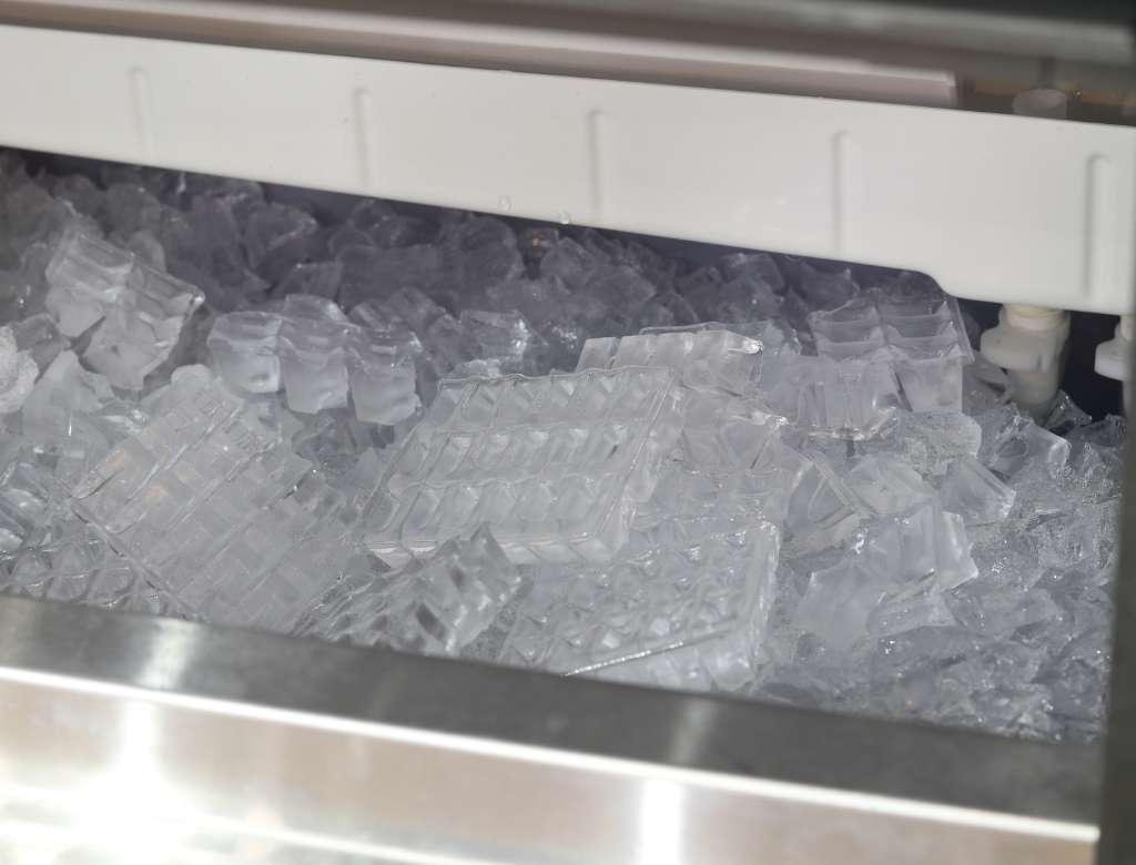 Venta de cubitos de hielo desde casa como en la fábrica 